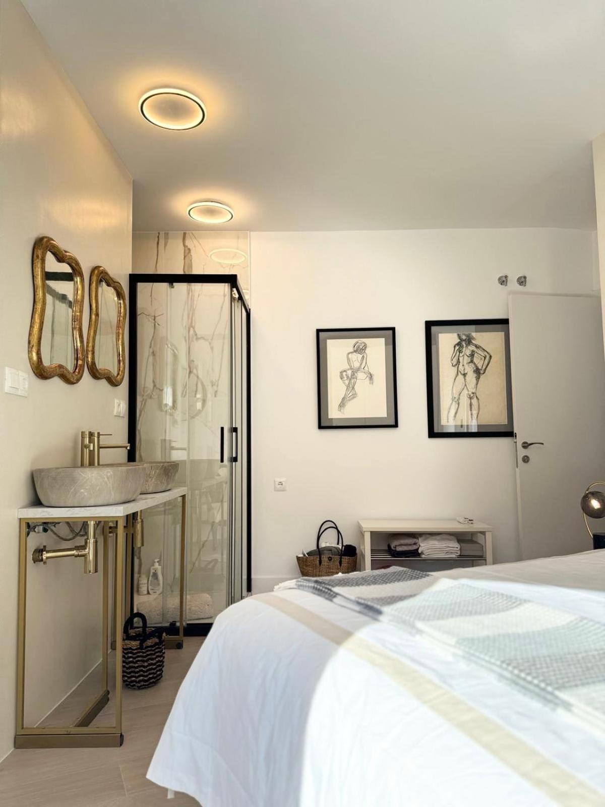 Modern And Comfy Near Bernabeu Sleeps 6 People Apartment