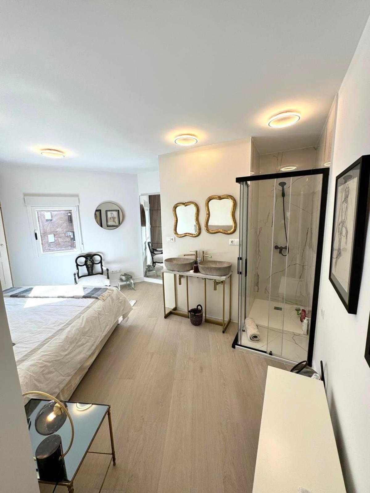 Modern And Comfy Near Bernabeu Sleeps 6 People * Madrid